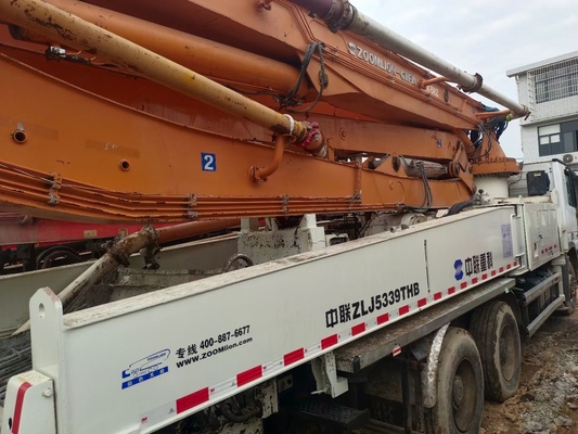 2012 ZoomLion 49M Bekerja Beton Pump Truck dalam Benz Chassis